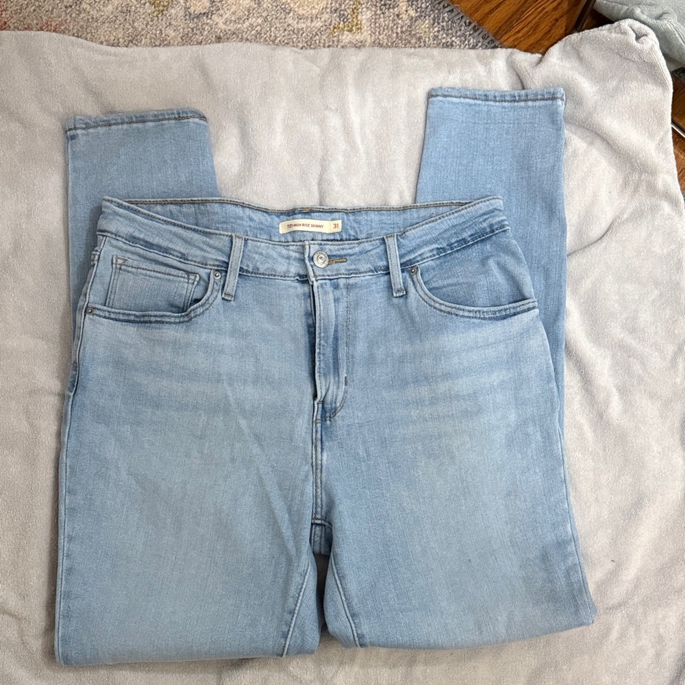 Levis Women's Jeans